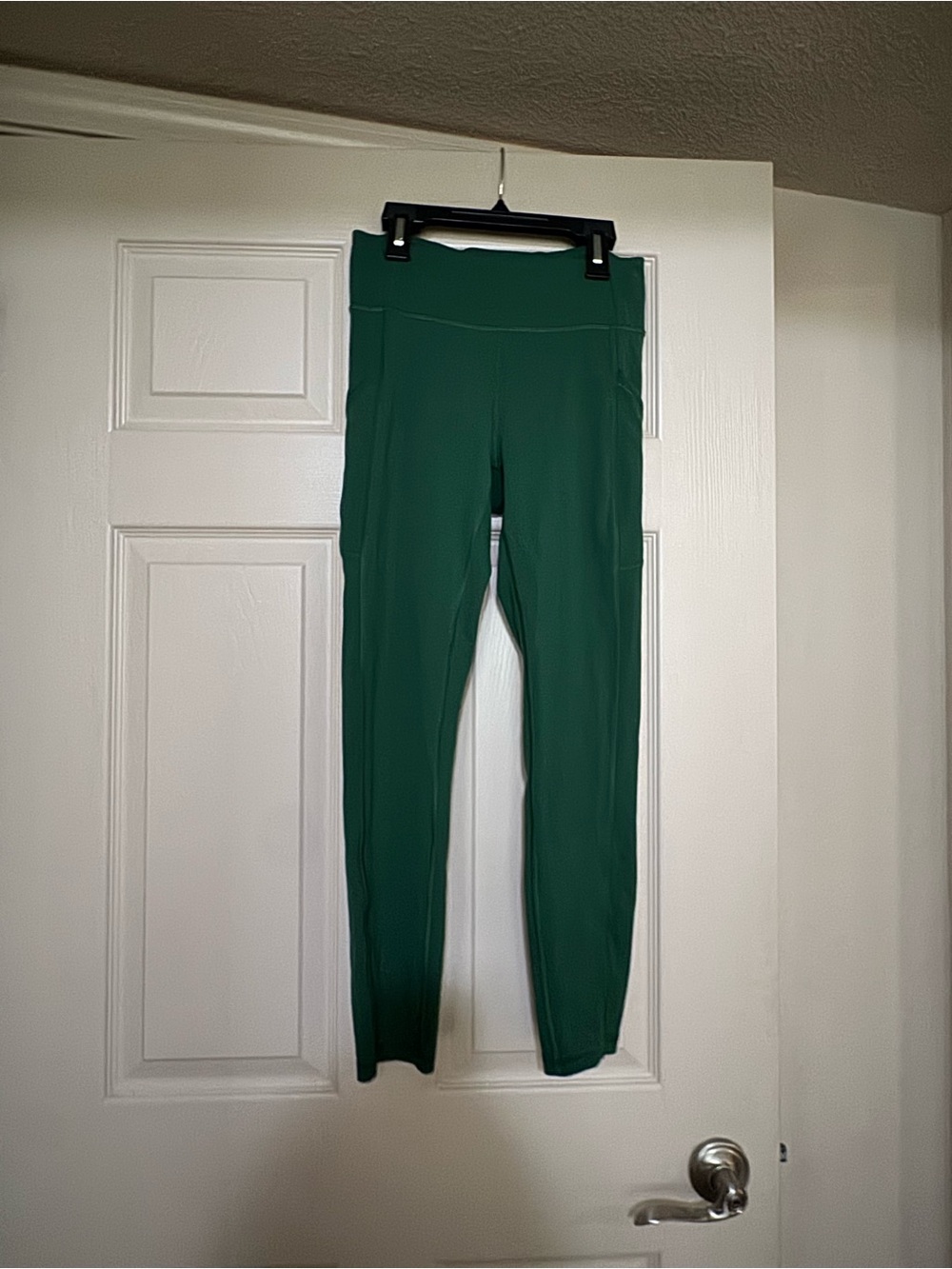 lululemon athletica 6 Forest Green Invigorate Leggings